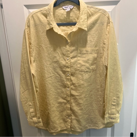 3/$19 Old Navy Linen-Blend Boyfriend Shirt - Picture 4 of 11